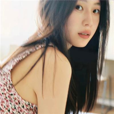 碧窗艳影